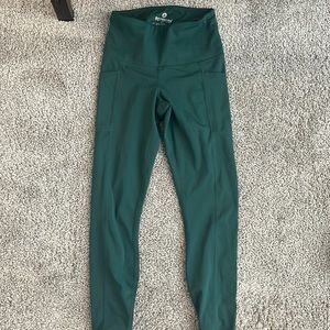 Green leggings
